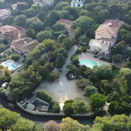 Ξενοδοχείο με διαμερίσματα Hotiday Orosei 3*